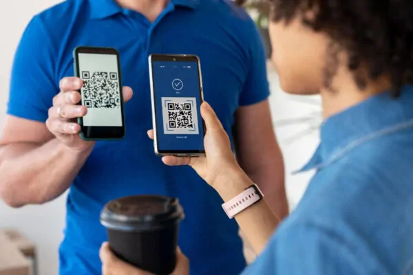Checklist de segurança com tecnologia: QR Codes, apps e sensores em 2025